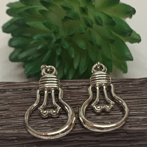 Light Bulb Earring, School Earring, Educator Earring, Gift Idea, Teacher Earring - Picture 2 of 7